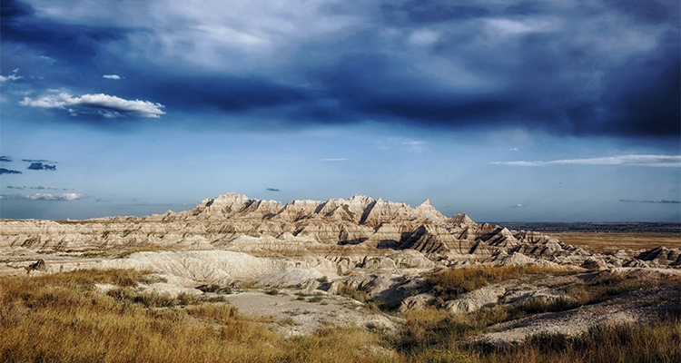 MountainsStormySky_2